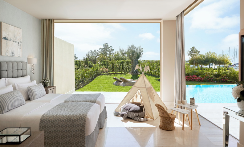 Tiara Holidays - Porto Sani - 3 bedroom family suite private pool